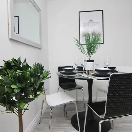 Dashing 2Bed Haven - Near Coventry Centre, Free Parking Exterior photo