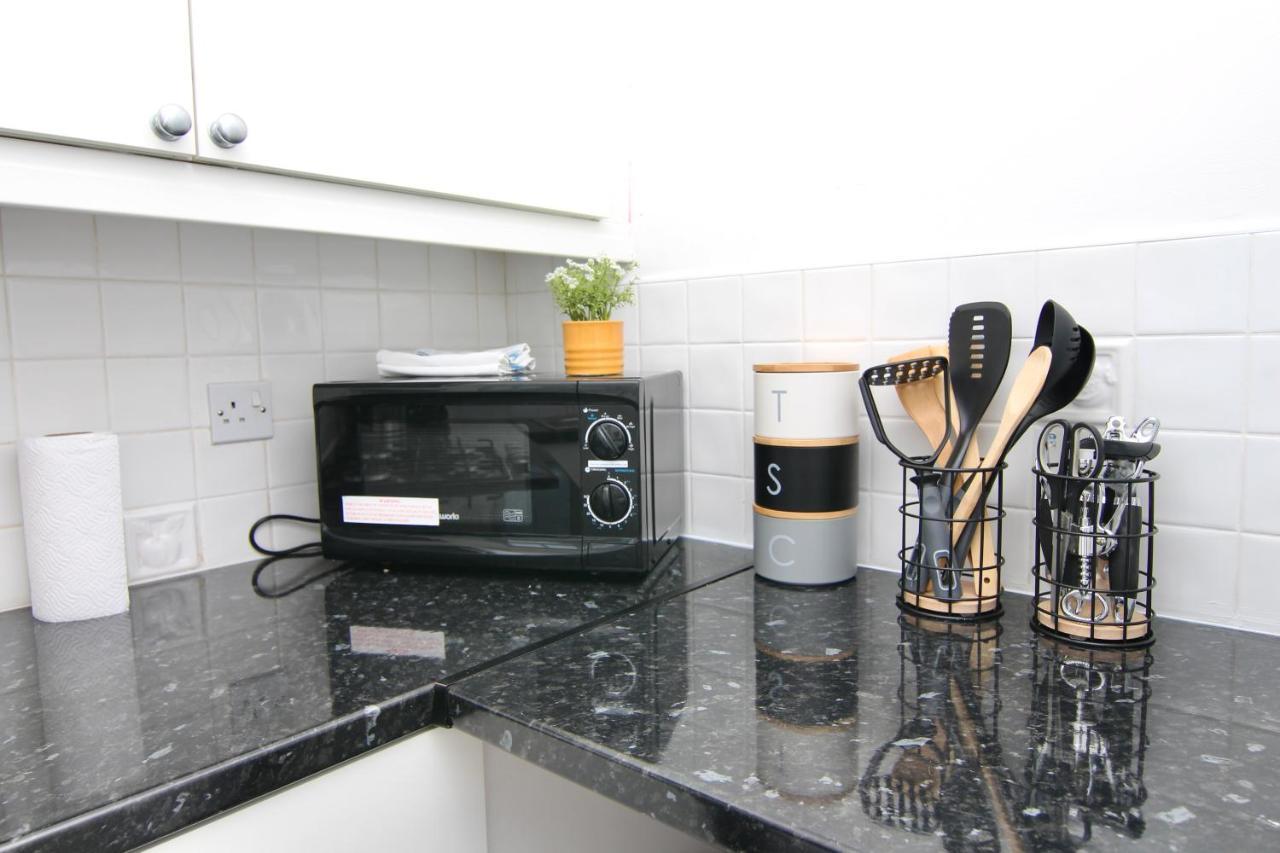 Dashing 2bed Haven - Near Centre, Free Parking Holiday home *