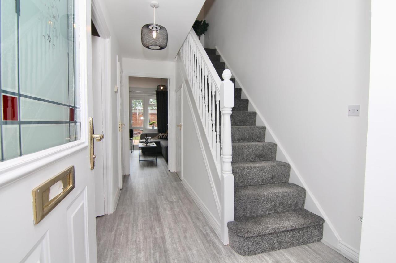 Dashing 2bed Haven - Near Centre, Free Parking Holiday home