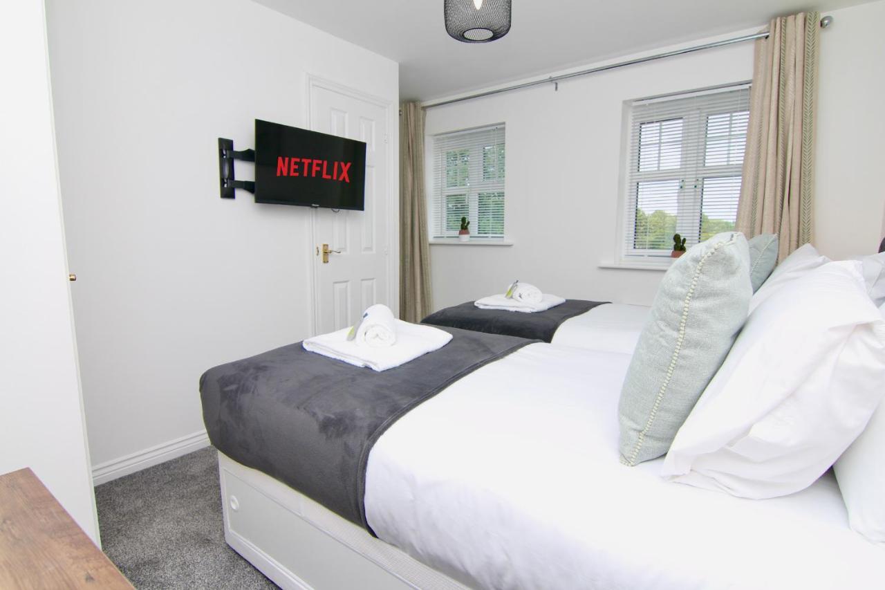 Dashing 2bed Haven - Near Centre, Free Parking Holiday home Coventry