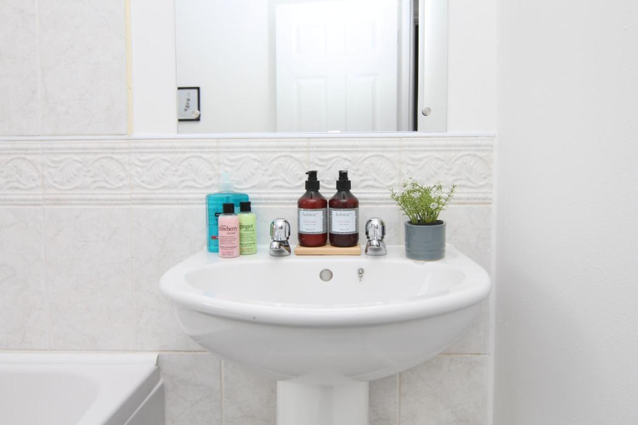 Dashing 2bed Haven - Near Centre, Free Parking Casa de Férias *